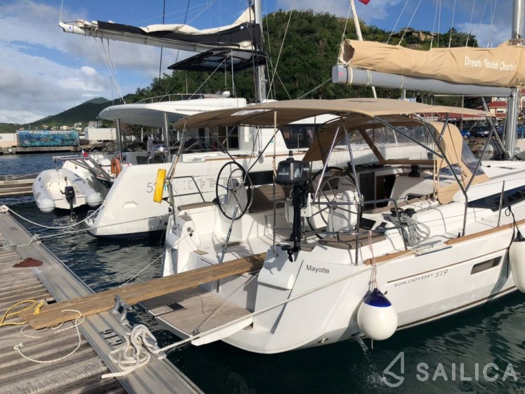 Sun Odyssey 519 - Yacht Charter Sailica