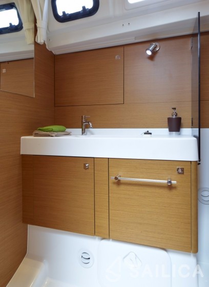 Sun Odyssey 519 - Yacht Charter Sailica