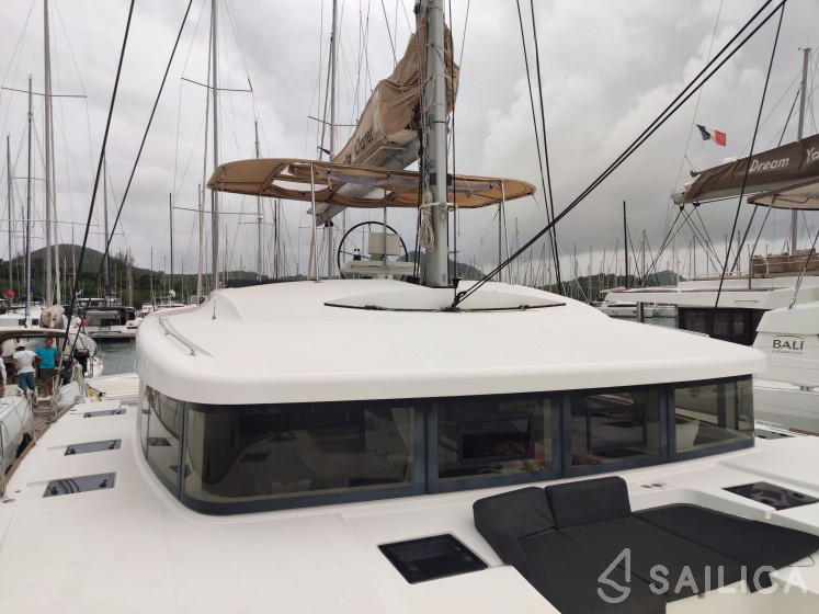 Lagoon 52F - Yacht Charter Sailica