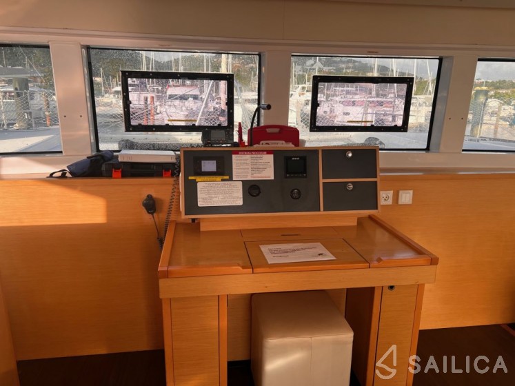 Lagoon 52F - Yacht Charter Sailica