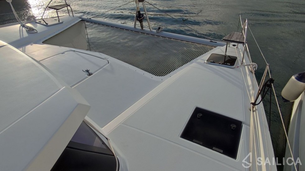 Lucia 40 - Yacht Charter Sailica