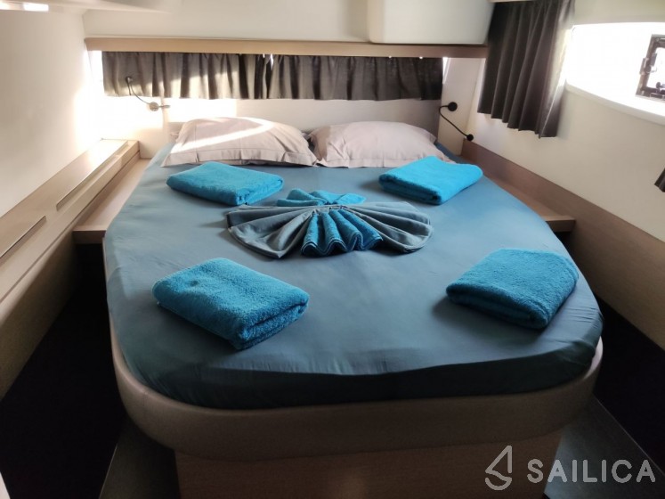 Lucia 40 - Yacht Charter Sailica