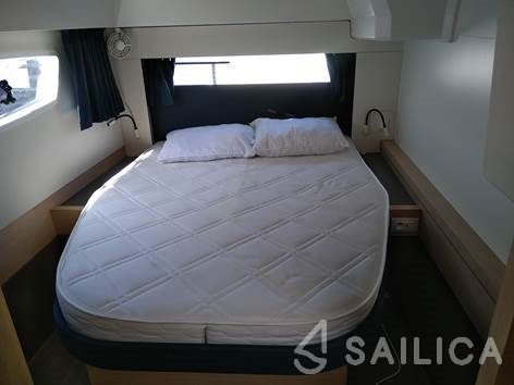 Astréa 42 - Yacht Charter Sailica