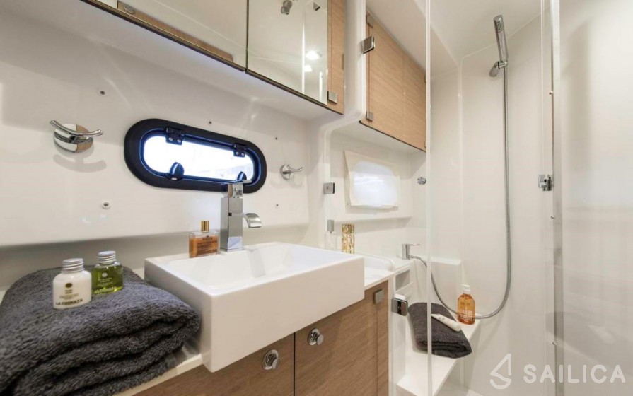 Bali 4.0 - Yacht Charter Sailica