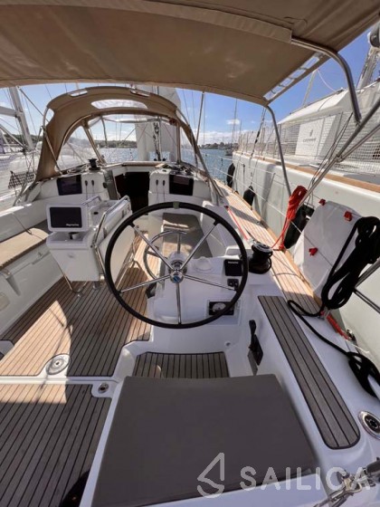 Sun Odyssey 389 - Yacht Charter Sailica