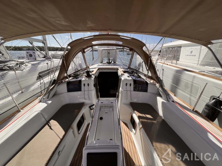 Sun Odyssey 389 - Yacht Charter Sailica