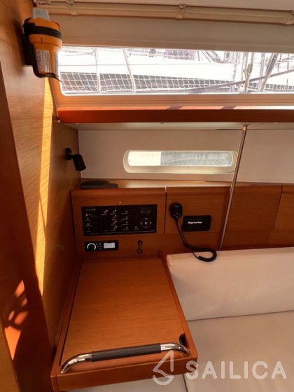 Sun Odyssey 389 - Yacht Charter Sailica
