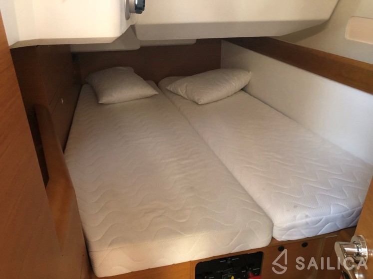 Sun Odyssey 479 - Yacht Charter Sailica