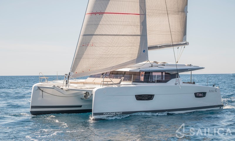 Astréa 42 - Yacht Charter Sailica