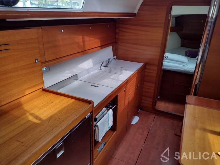 Dufour 382 GL - Yacht Charter Sailica