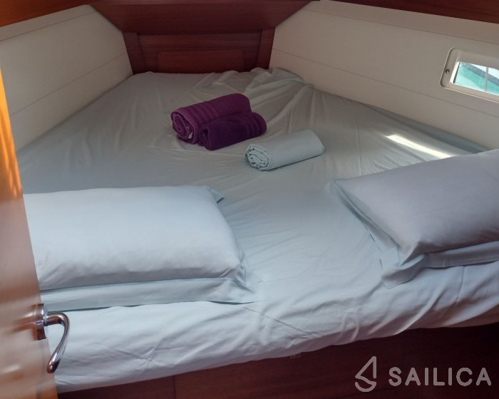 Dufour 382 GL - Yacht Charter Sailica