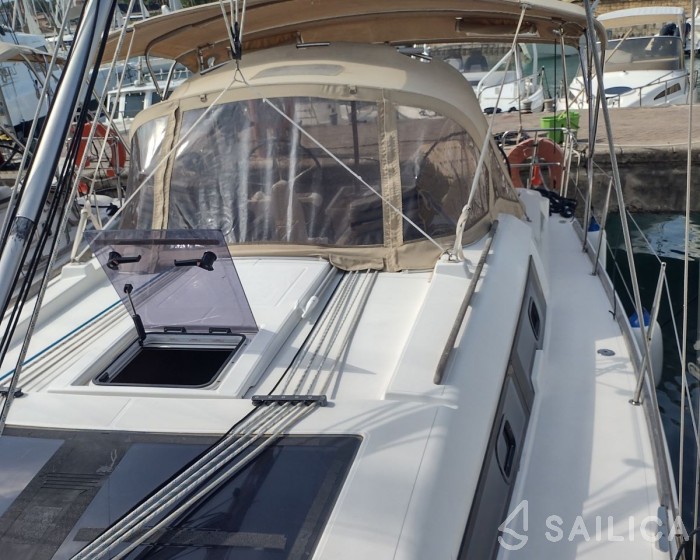 Dufour 382 GL - Yacht Charter Sailica