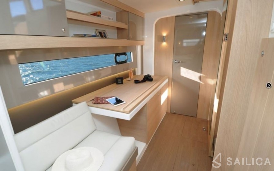 Bali 4.1 - Yacht Charter Sailica