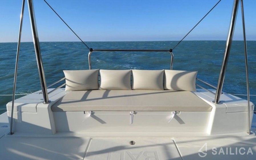 Bali 4.1 - Yacht Charter Sailica