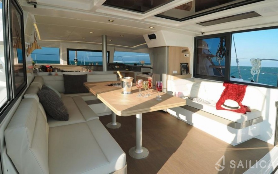 Bali 4.1 - Yacht Charter Sailica