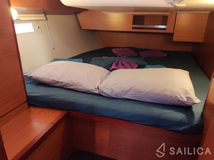 Dufour 430 Grand Large - Yacht Charter Sailica