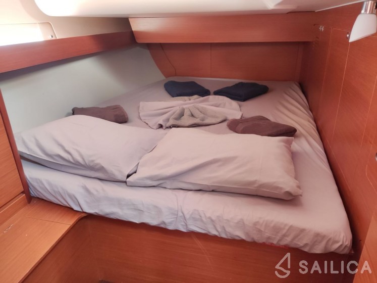 Dufour 460 GL - Yacht Charter Sailica