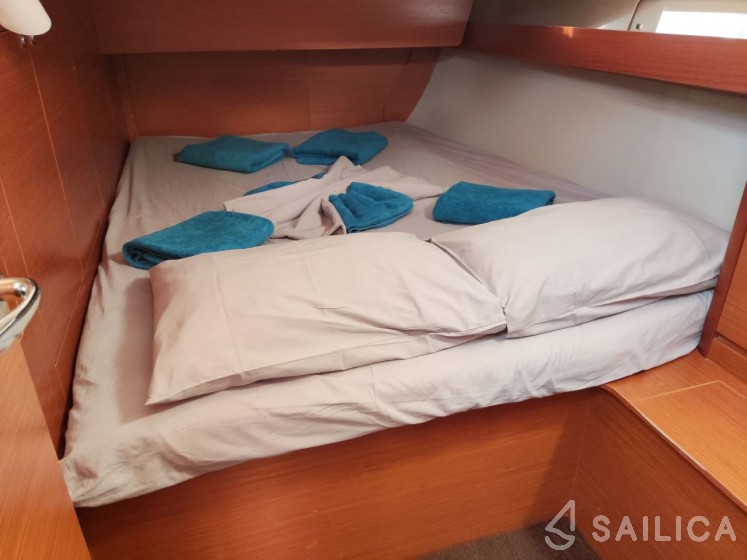 Dufour 460 GL - Yacht Charter Sailica