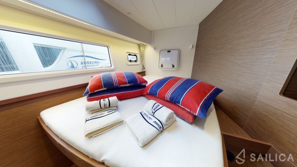 Lagoon 42 - Yacht Charter Sailica