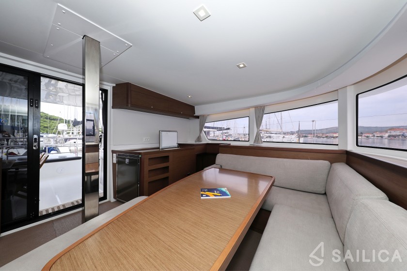 Lagoon 42 - Yacht Charter Sailica