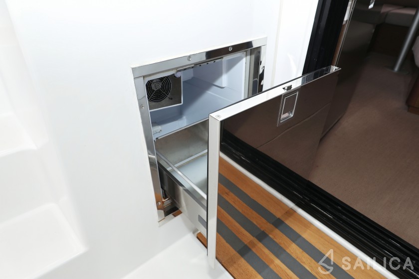 Lagoon 42 - Yacht Charter Sailica