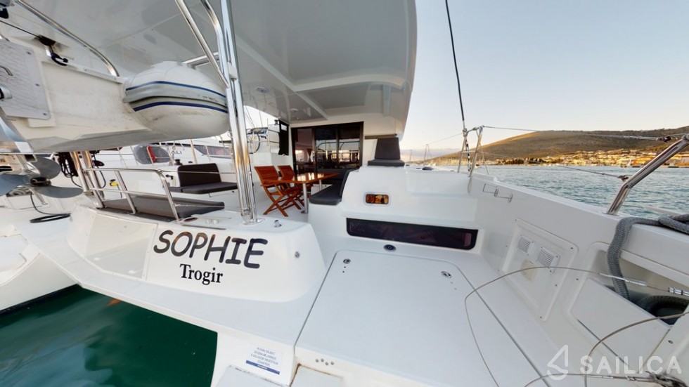 Lagoon 42 - Yacht Charter Sailica