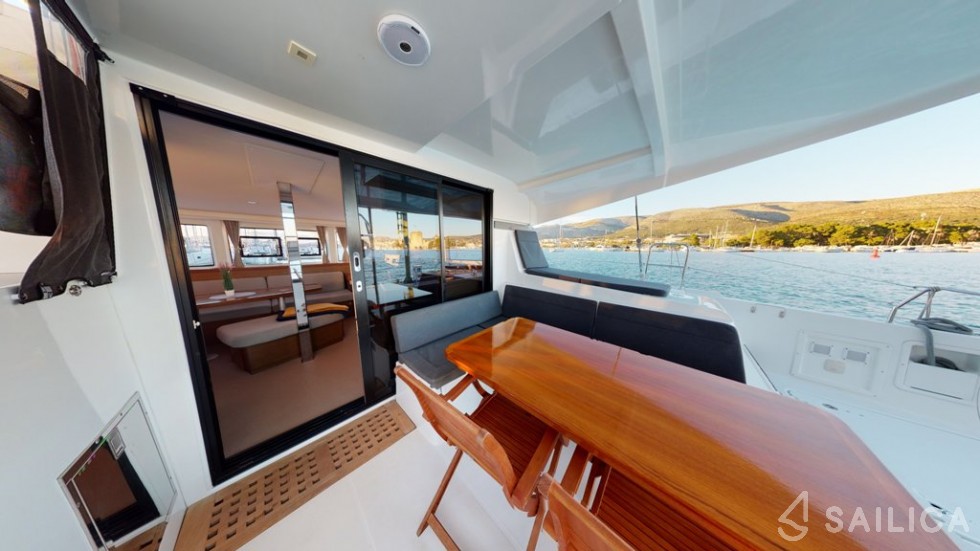 Lagoon 42 - Yacht Charter Sailica