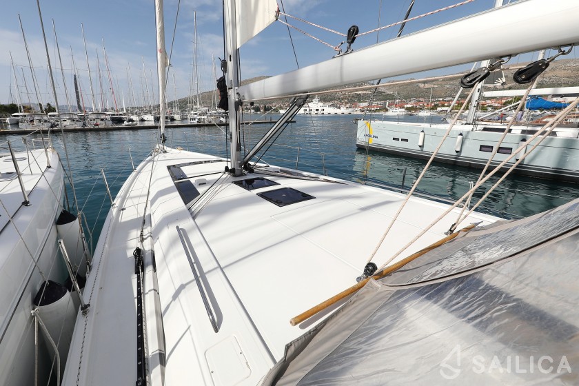Oceanis 46.1 - Yacht Charter Sailica