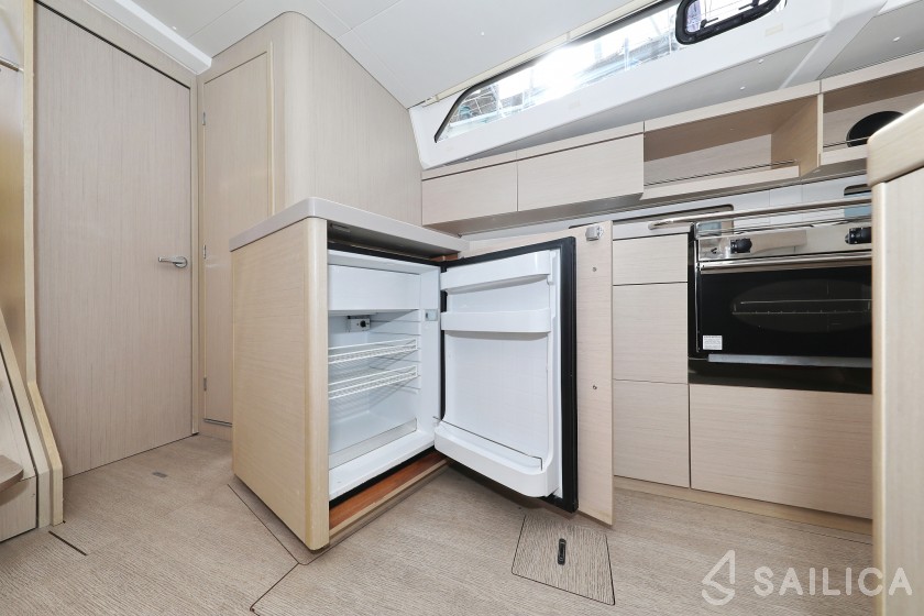 Oceanis 46.1 - Yacht Charter Sailica
