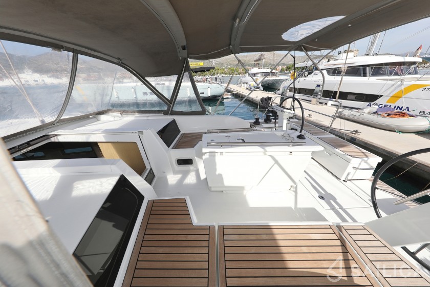Oceanis 46.1 - Yacht Charter Sailica