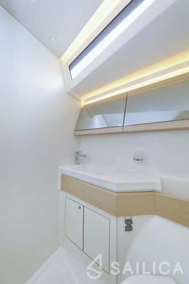 Oceanis 46.1 - Yacht Charter Sailica