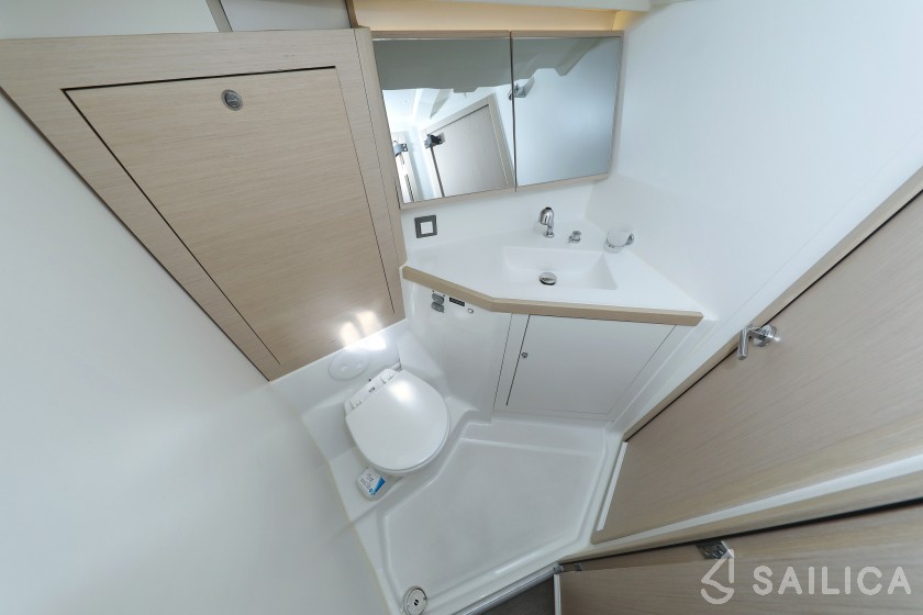 Oceanis 46.1 - Yacht Charter Sailica