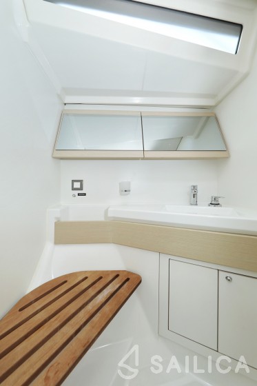Oceanis 46.1 - Yacht Charter Sailica