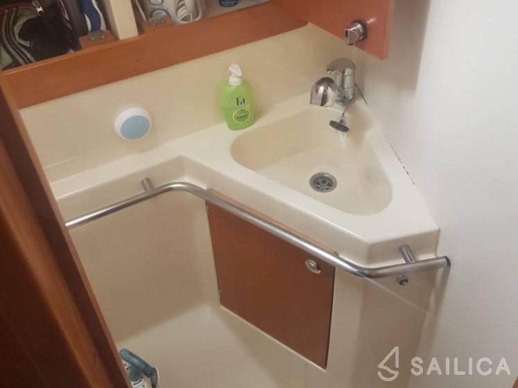 Elan 434 - Yacht Charter Sailica