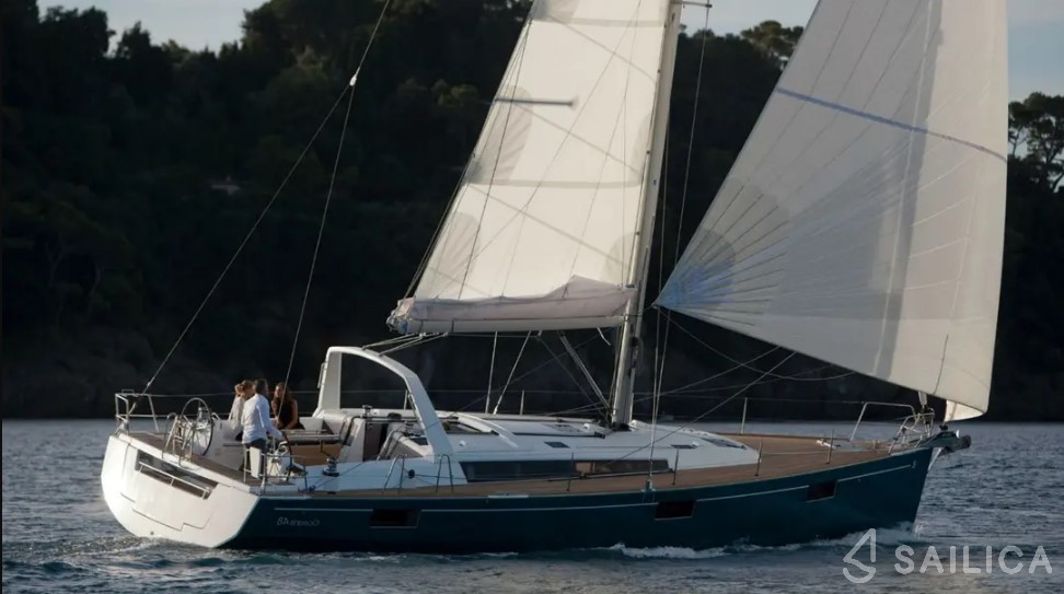 Oceanis 48 - Yacht Charter Sailica