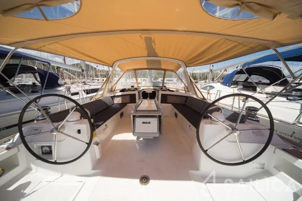 Oceanis 48 - Yacht Charter Sailica