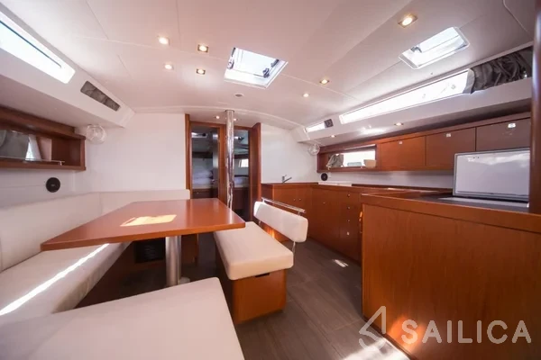 Oceanis 48 - Yacht Charter Sailica