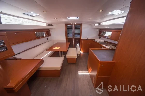 Oceanis 48 - Yacht Charter Sailica