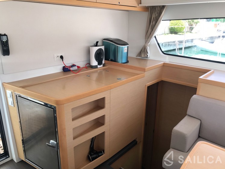 Lagoon 42 - Yacht Charter Sailica