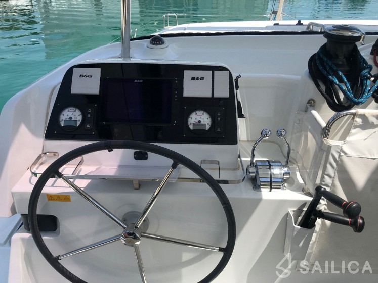 Lagoon 42 - Yacht Charter Sailica