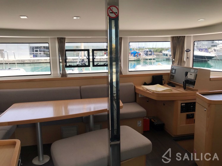 Lagoon 42 - Yacht Charter Sailica