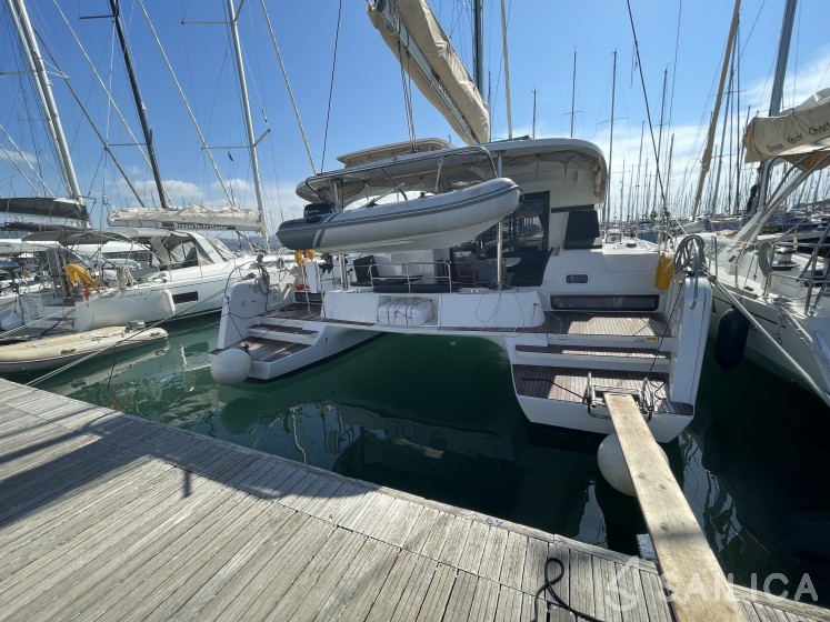 Lagoon 42 - Yacht Charter Sailica