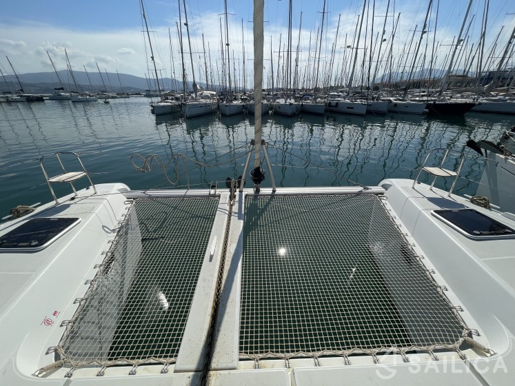 Lagoon 42 - Yacht Charter Sailica