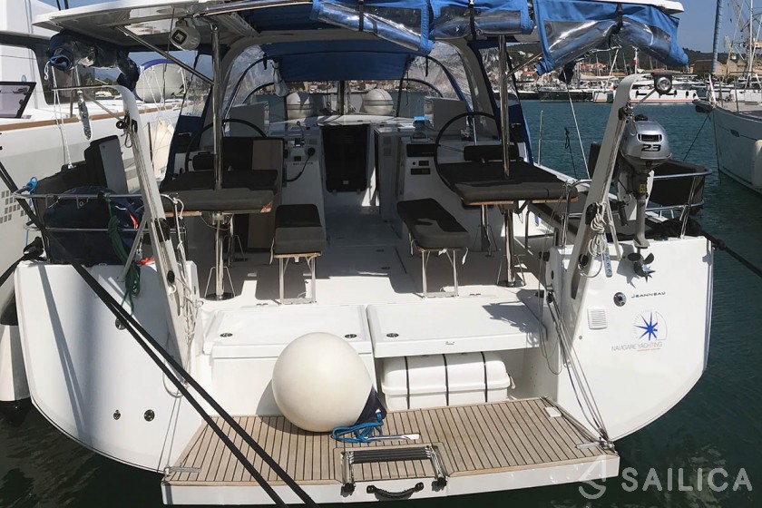 Sun Loft 47 - Yacht Charter Sailica