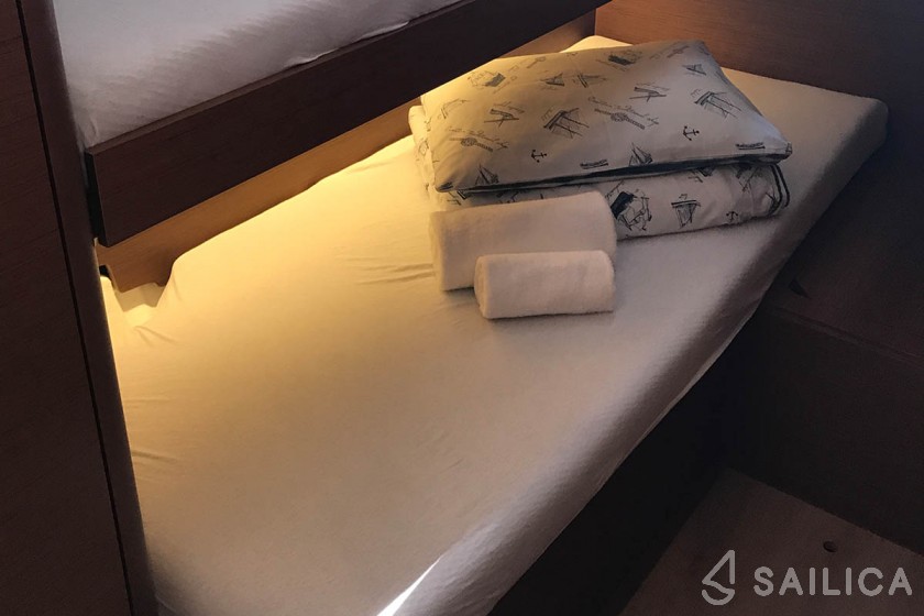 Sun Loft 47 - Yacht Charter Sailica