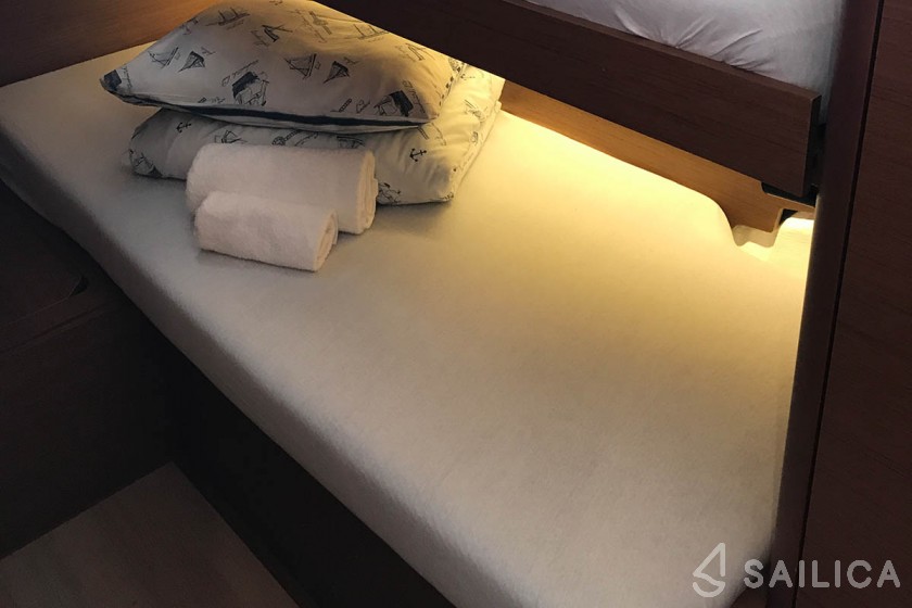 Sun Loft 47 - Yacht Charter Sailica