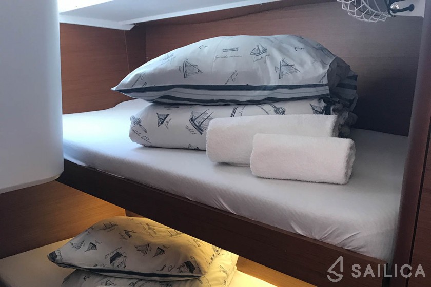Sun Loft 47 - Yacht Charter Sailica