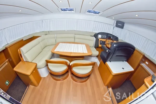 Lagoon Power 43 - Yacht Charter Sailica
