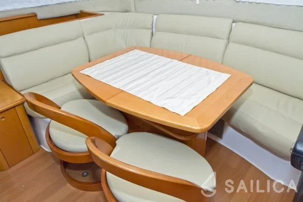 Lagoon Power 43 - Yacht Charter Sailica