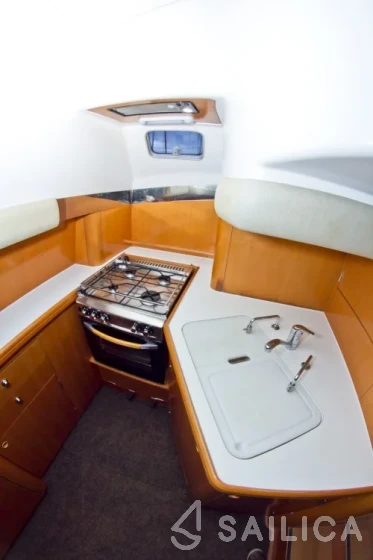 Lagoon Power 43 - Yacht Charter Sailica